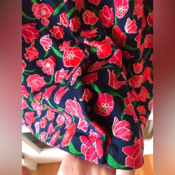 Lands’ End size 4 women’s navy blue dress, red tulips and flowers, pockets! NWOT - Picture 9 of 14